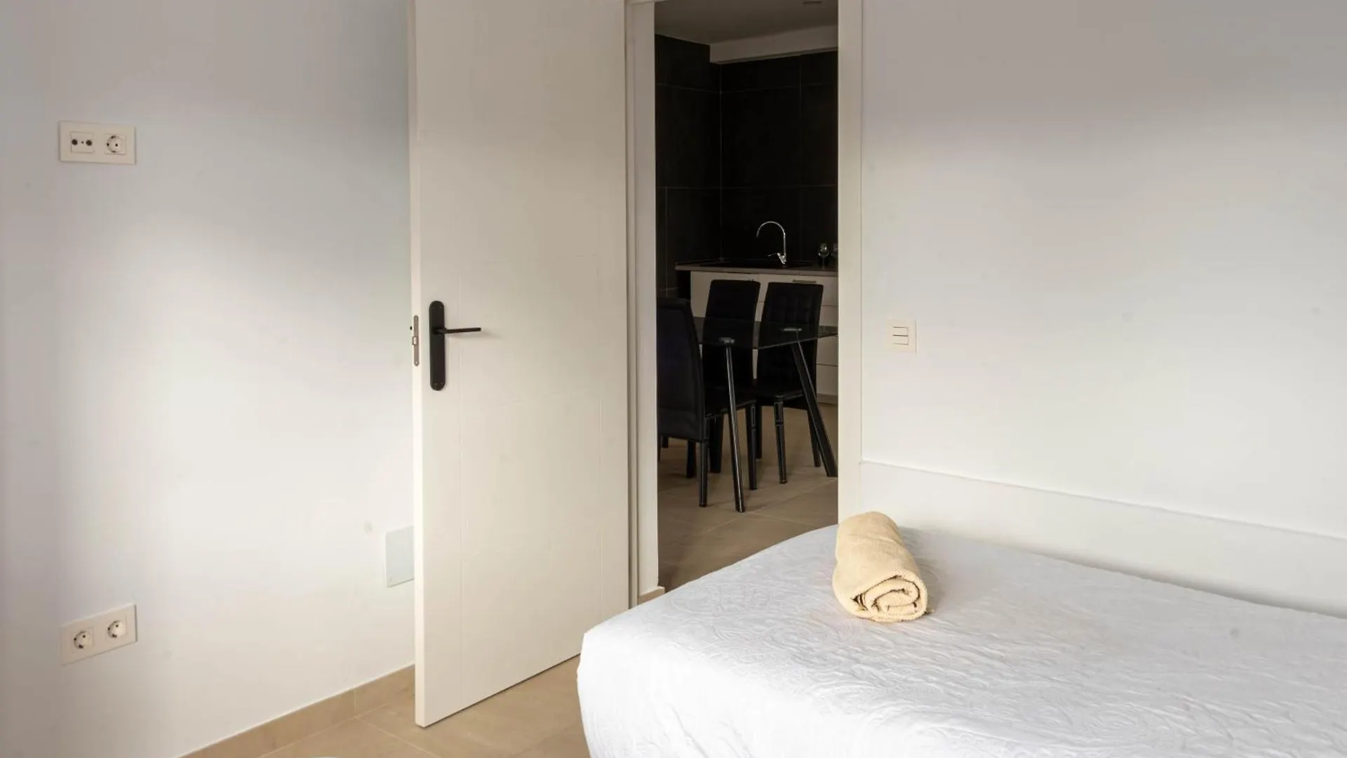 Kiposhi Beach Apartments Punta Mujeres Haría